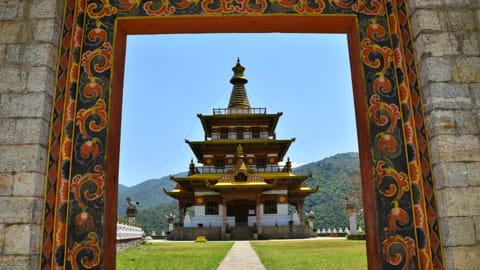 Namgyal Chorten, eines bedeutenden buddhistischen Stupa in Punakha, der als Ort des Gebets und der Meditation dient.