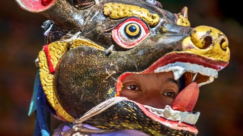 Bhutan Besuch von Klöstern, buddhistische Traditionen und Festen