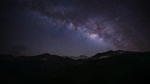 trans-bhutan-trail-trekking-reisen-sky.jpg