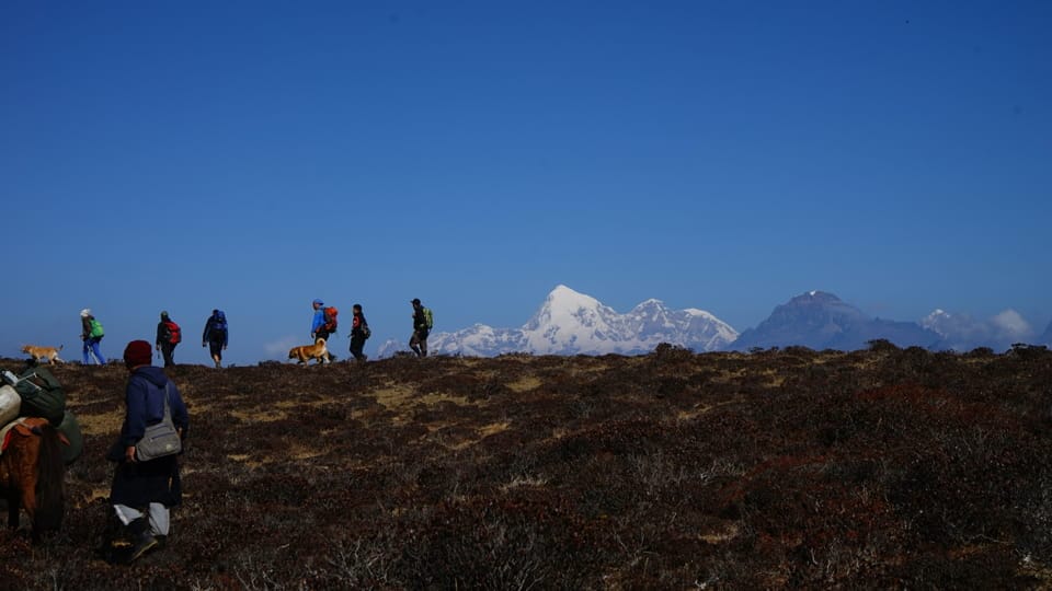 trekking-travel-in-bhutan.jpg