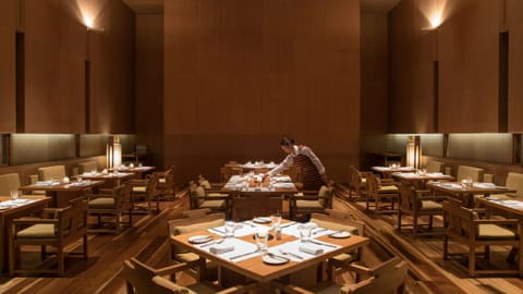 amankora-hotel-thimphu-dining-room-restaurant.jpg