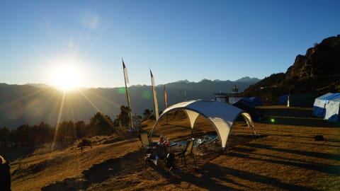 Bumdra Trek mit Camp